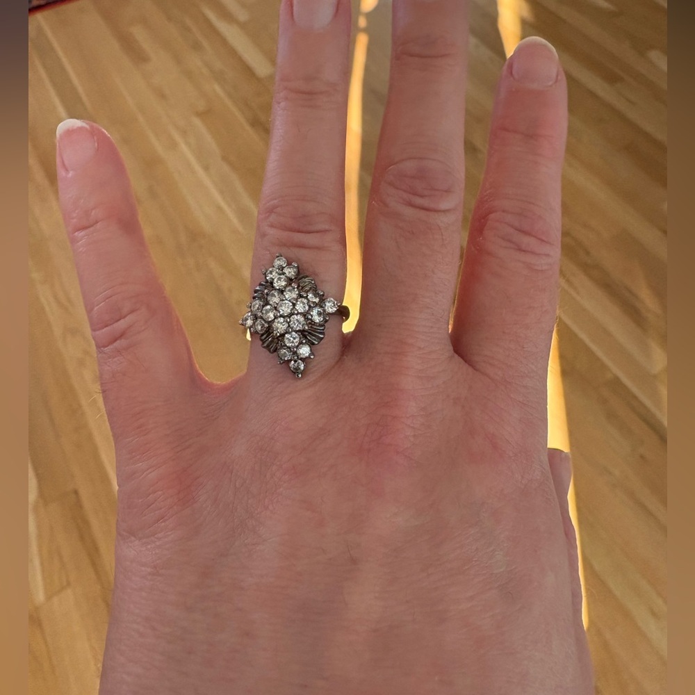 Elegant Silver Vintage Cocktail Ring